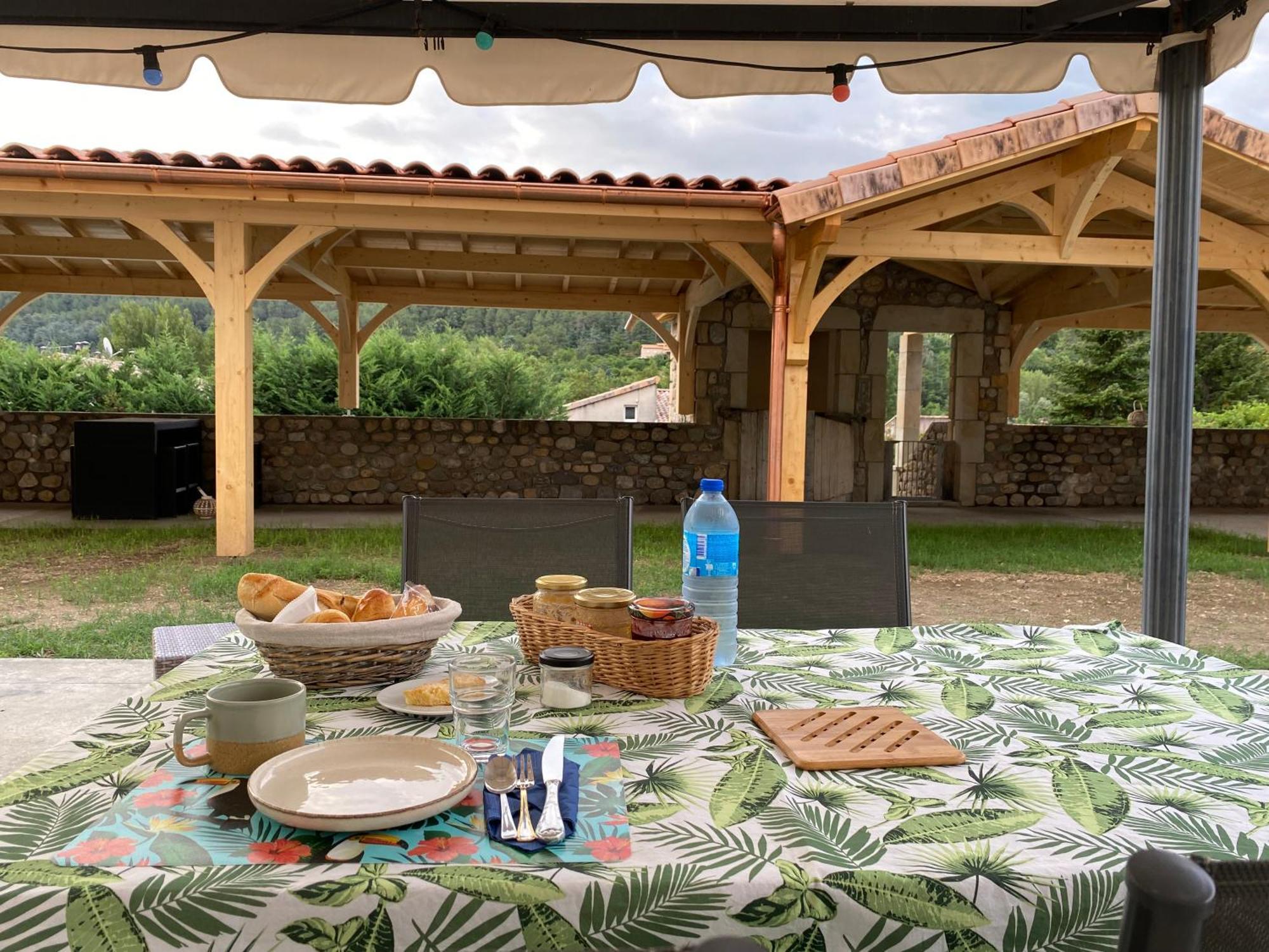 Saint-Fortunat-sur-Eyrieux Domaine Les Buis Bed & Breakfast エクステリア 写真